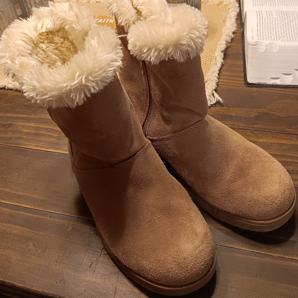 Boots women's size 6